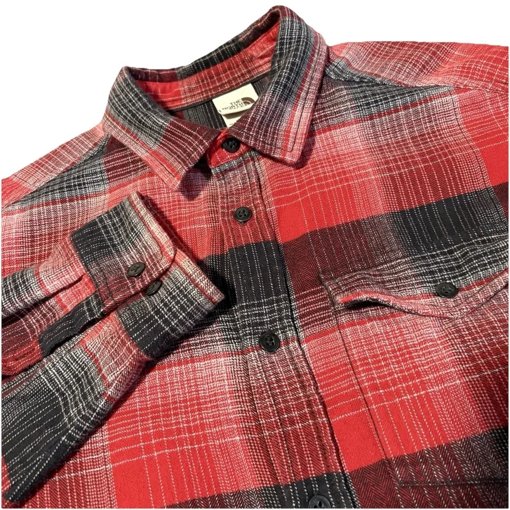 North Face Flannel Shirt Mens L Red Black Plaid Long Sleeve Soft Hiking NF0A3YRX